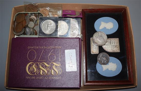 A Victorian crown and assorted later coinage to include three 1970 proof sets